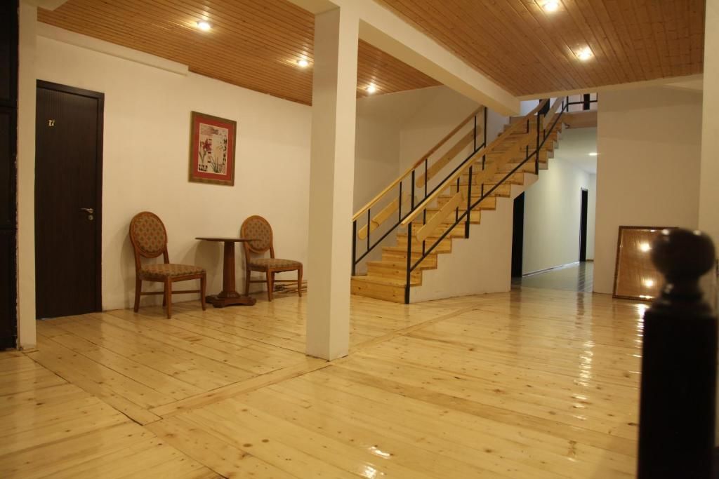 Отель Hotel Chubu Местиа-62