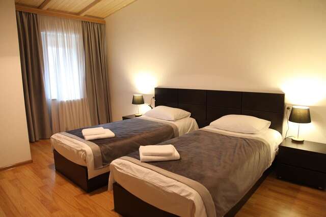 Отель Hotel Chubu Местиа-12