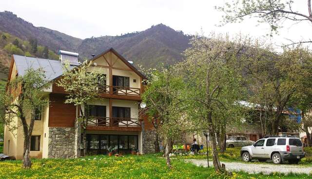 Отель Hotel Chubu Местиа-4