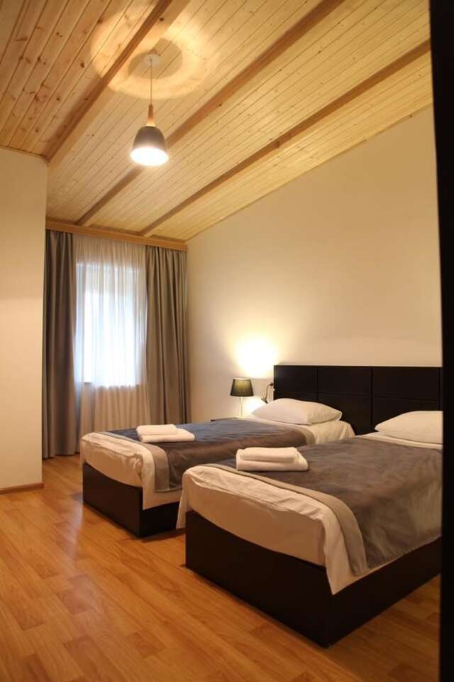 Отель Hotel Chubu Местиа-11